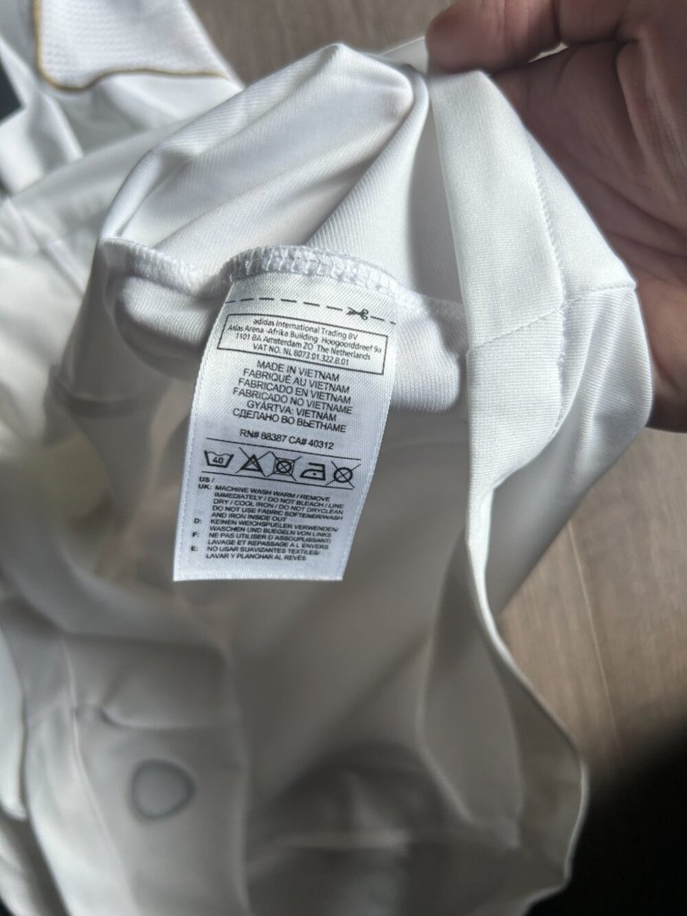 Di Maria Real Madrid 2011 Soccer Jersey - Picture 7 of 7